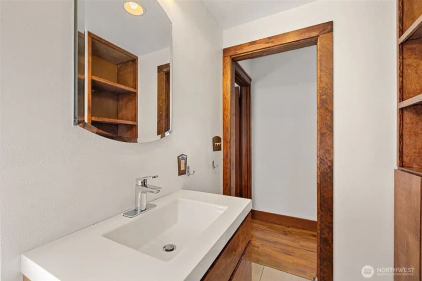 Property photo for 5904 Commercial Avenue, Everett photo 12