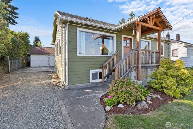 Property photo for 5904 Commercial Avenue, Everett photo 3