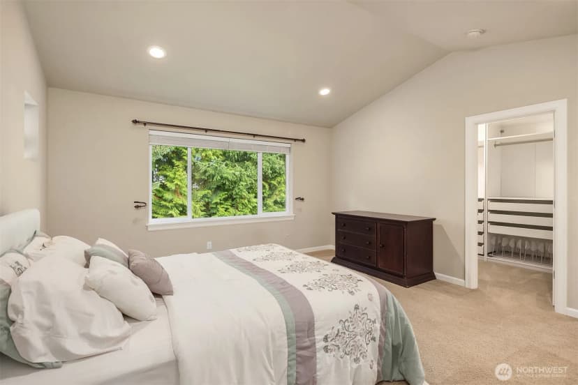 Property photo for 122 Ilwaco Place Se, Renton photo 15