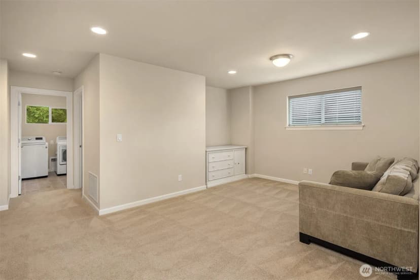 Property photo for 122 Ilwaco Place Se, Renton photo 11