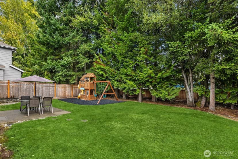 Property photo for 122 Ilwaco Place Se, Renton photo 21