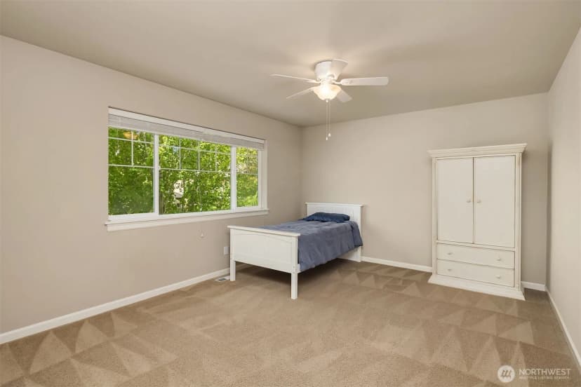 Property photo for 122 Ilwaco Place Se, Renton photo 20