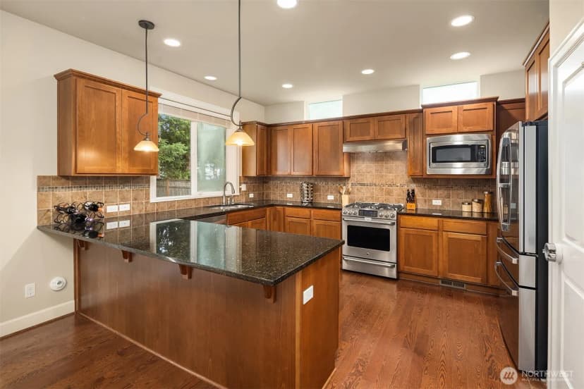 Property photo for 122 Ilwaco Place Se, Renton photo 9