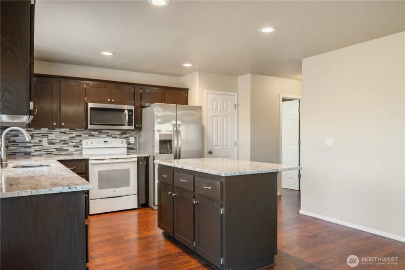 Property photo for 1842 Island Drive, Longview photo 11