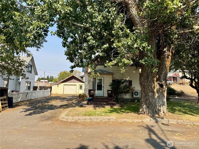 Property photo for 405 Nw Dellah Avenue, Wilbur photo 2
