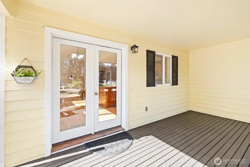 Property photo for 92 Robbins Road, Sequim photo 2