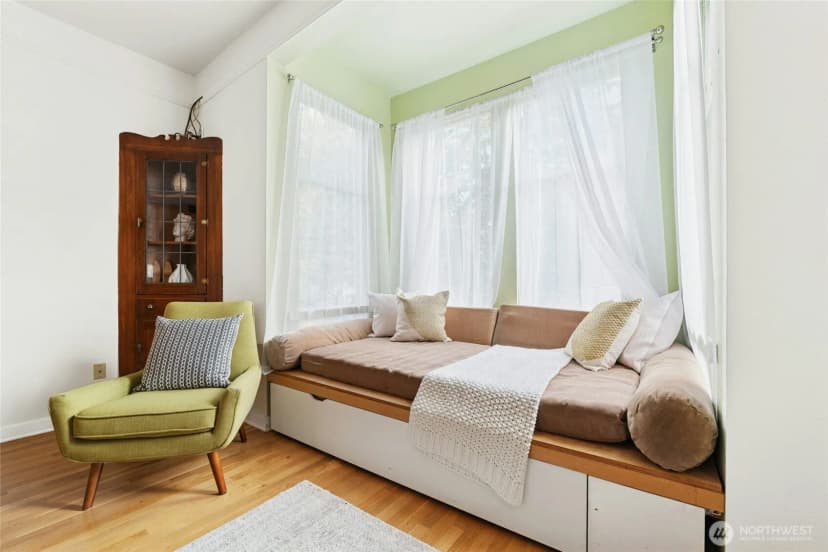 Property photo for 521 20th Avenue E, Seattle photo 8