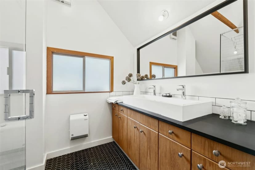 Property photo for 521 20th Avenue E, Seattle photo 26