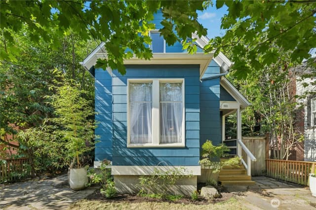Property photo for 521 20th Avenue E, Seattle photo 2