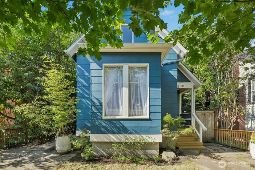 Property photo for 521 20th Avenue E, Seattle photo 2