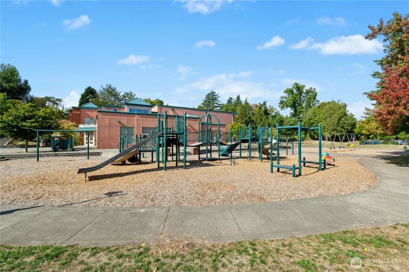 Property photo for 521 20th Avenue E, Seattle photo 33