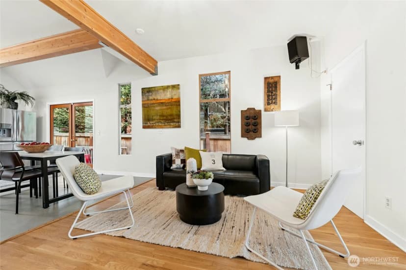 Property photo for 521 20th Avenue E, Seattle photo 9