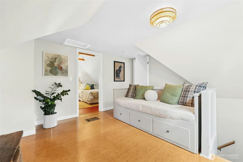 Property photo for 521 20th Avenue E, Seattle photo 20