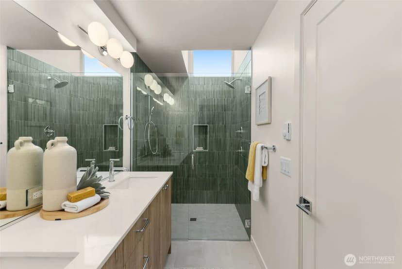 Property photo for 8333 B 12th Avenue Nw, Seattle photo 3