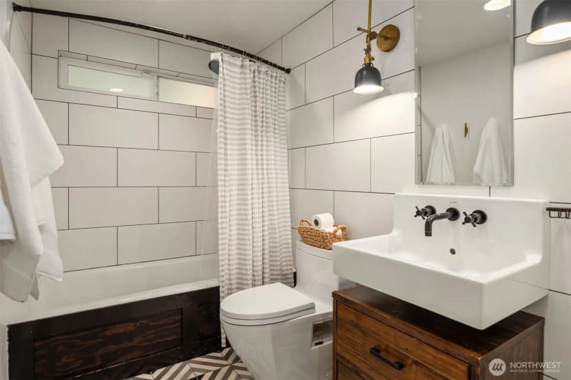 Property photo for 617 33rd Avenue E, Seattle photo 17