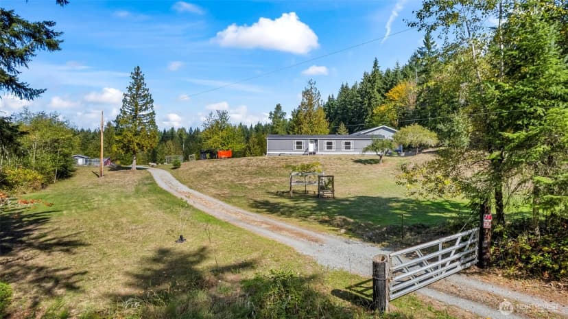 Property photo for 6915 Stringtown Road E, Eatonville photo 35