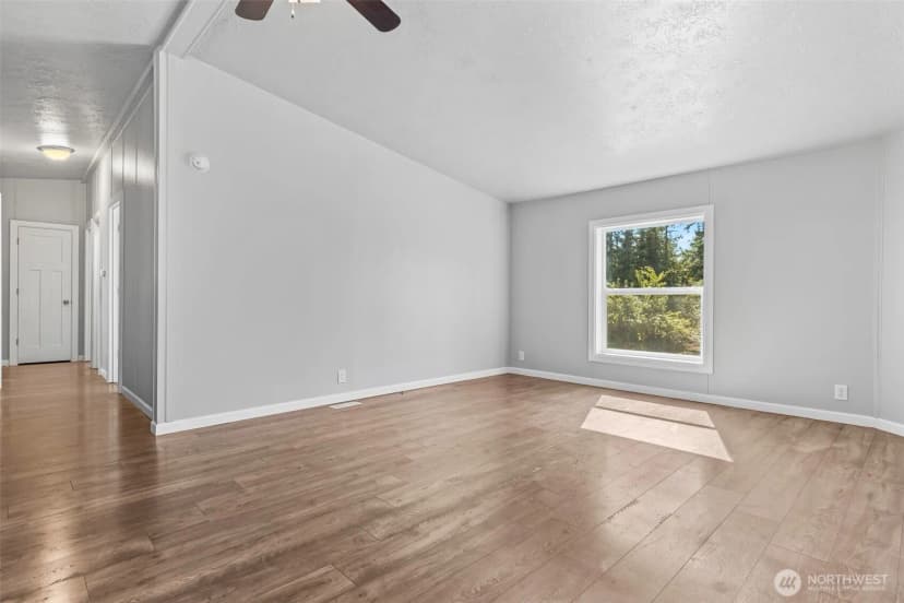 Property photo for 6915 Stringtown Road E, Eatonville photo 11