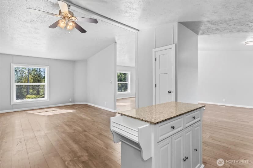 Property photo for 6915 Stringtown Road E, Eatonville photo 5