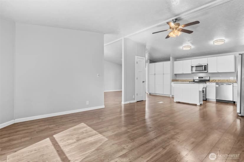 Property photo for 6915 Stringtown Road E, Eatonville photo 7