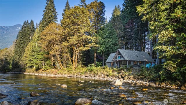 Property photo for 12423 744th Avenue, Skykomish photo 2