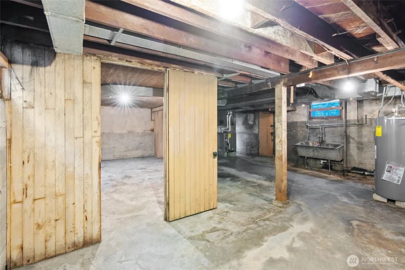 Property photo for 6063 6th Avenue Ne, Seattle photo 19