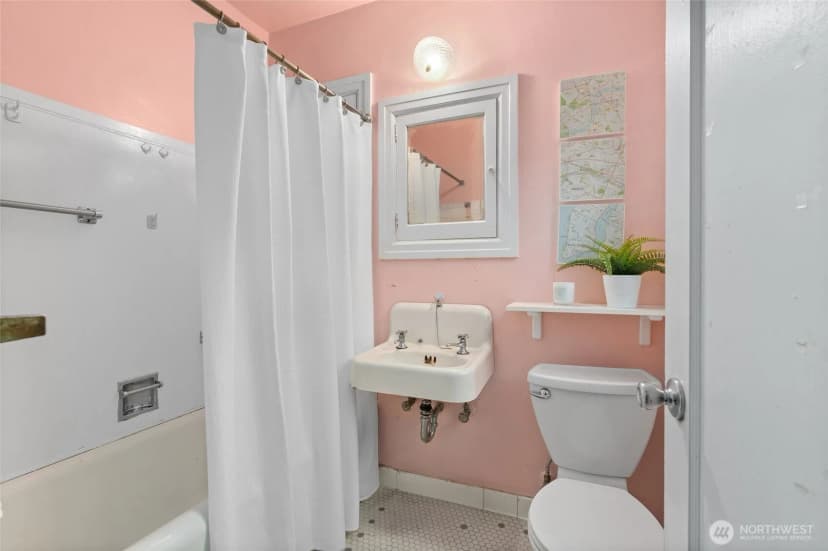Property photo for 6063 6th Avenue Ne, Seattle photo 13