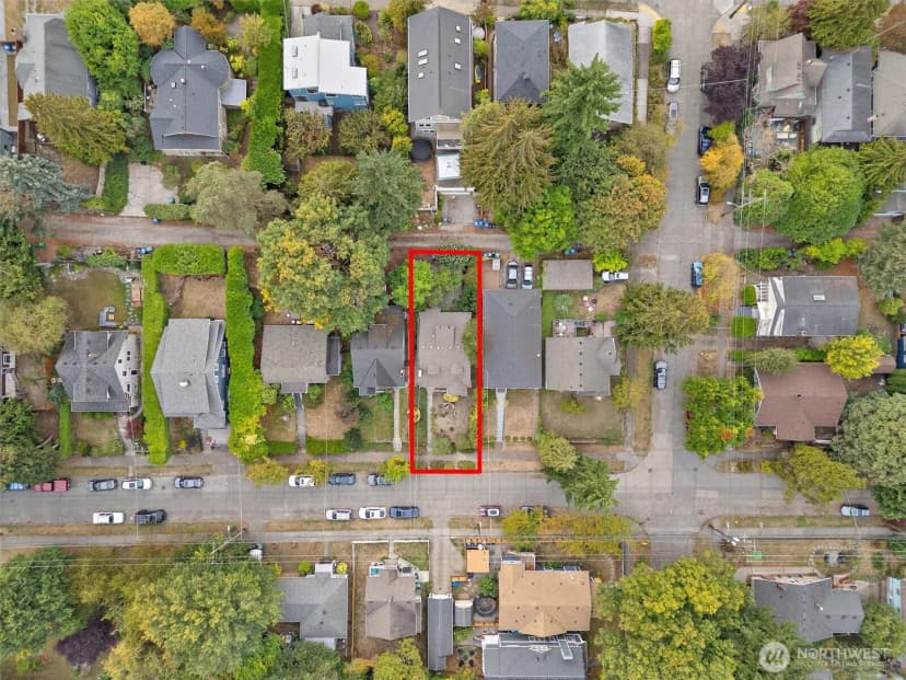 Property photo for 6063 6th Avenue Ne, Seattle photo 36