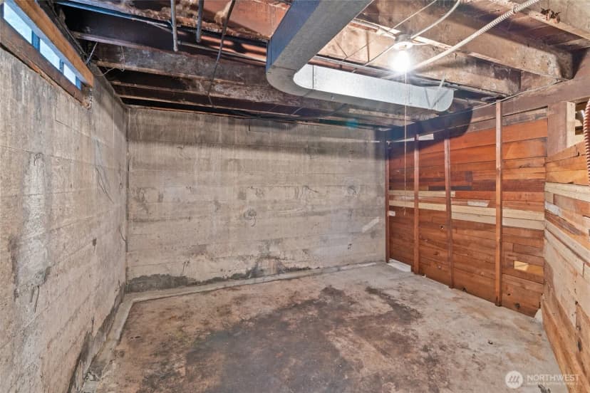 Property photo for 6063 6th Avenue Ne, Seattle photo 23