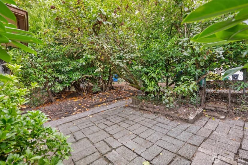 Property photo for 6063 6th Avenue Ne, Seattle photo 26