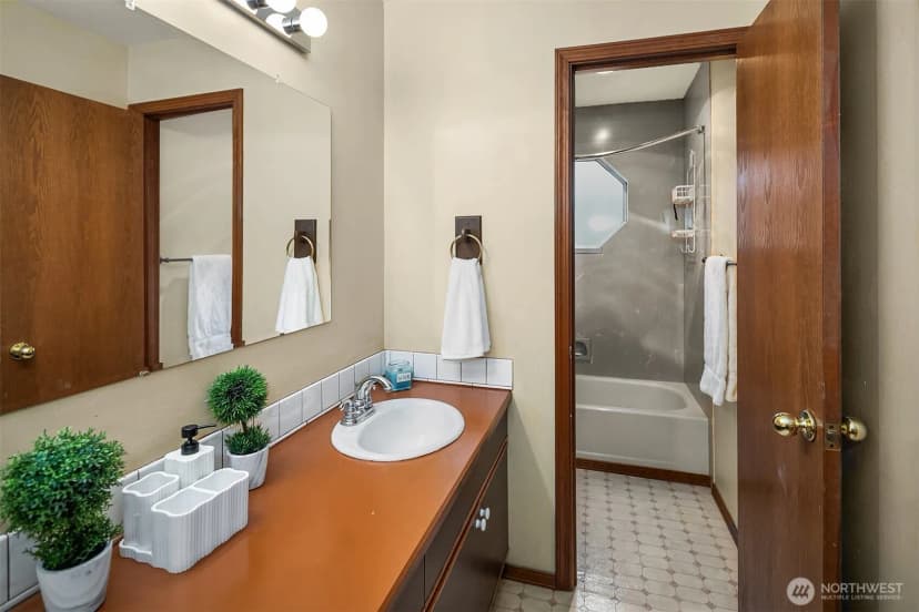 Property photo for 20625 Se 135th Street, Issaquah photo 16