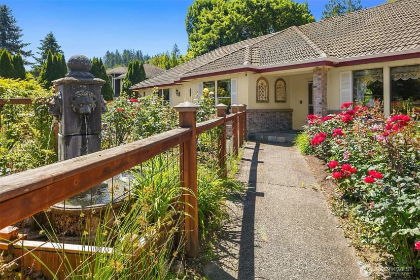 Property photo for 20625 Se 135th Street, Issaquah photo 2