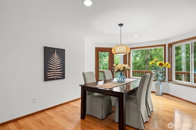 Property photo for 2310 Squak Mountain Loop Sw, Issaquah photo 9