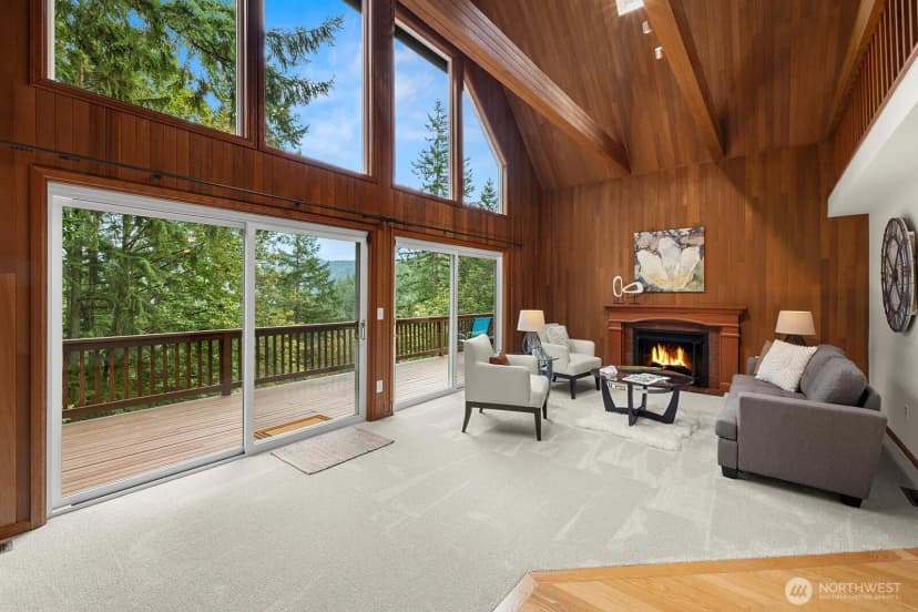 Property photo for 2310 Squak Mountain Loop Sw, Issaquah