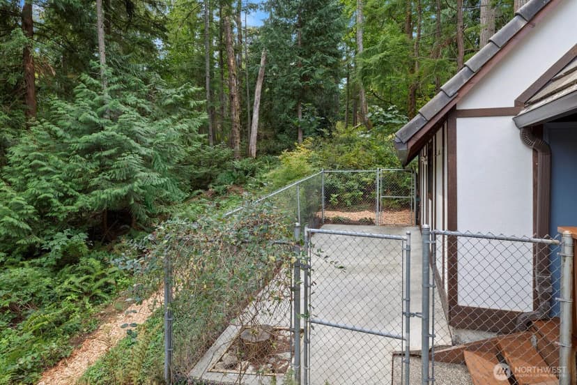 Property photo for 2310 Squak Mountain Loop Sw, Issaquah photo 8