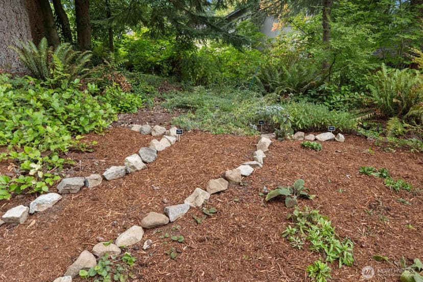 Property photo for 2310 Squak Mountain Loop Sw, Issaquah photo 31