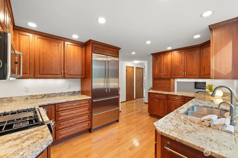 Property photo for 2310 Squak Mountain Loop Sw, Issaquah photo 13
