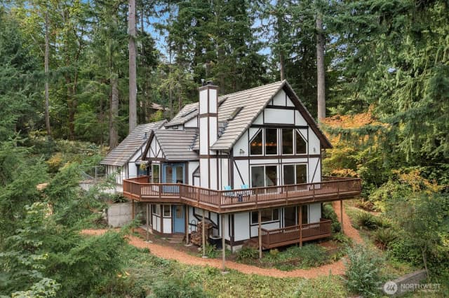 Property photo for 2310 Squak Mountain Loop Sw, Issaquah photo 4