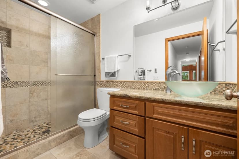 Property photo for 2310 Squak Mountain Loop Sw, Issaquah photo 16