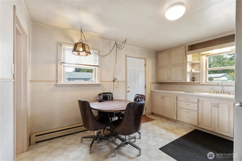 Property photo for 12447 2nd Avenue Sw, Burien photo 11