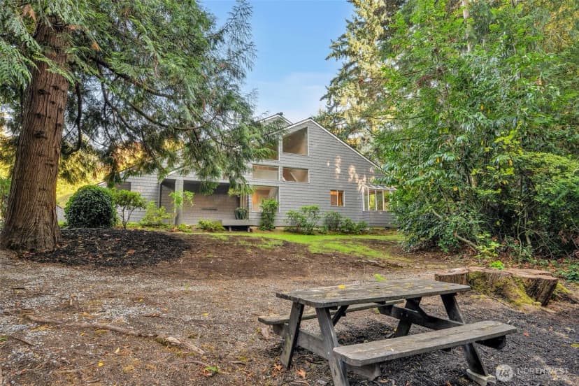 Property photo for 621 Bellevue Way Se, Bellevue photo 14
