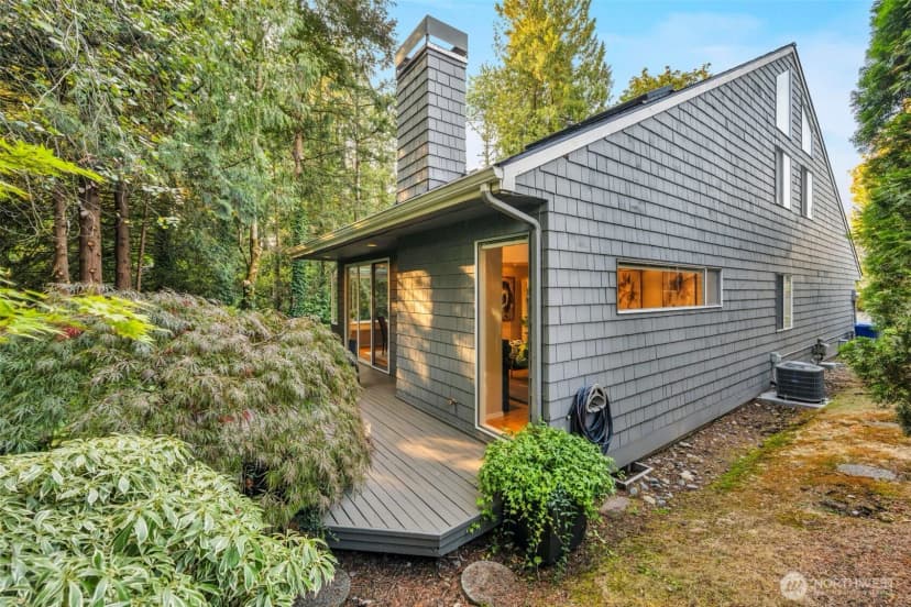 Property photo for 621 Bellevue Way Se, Bellevue photo 13