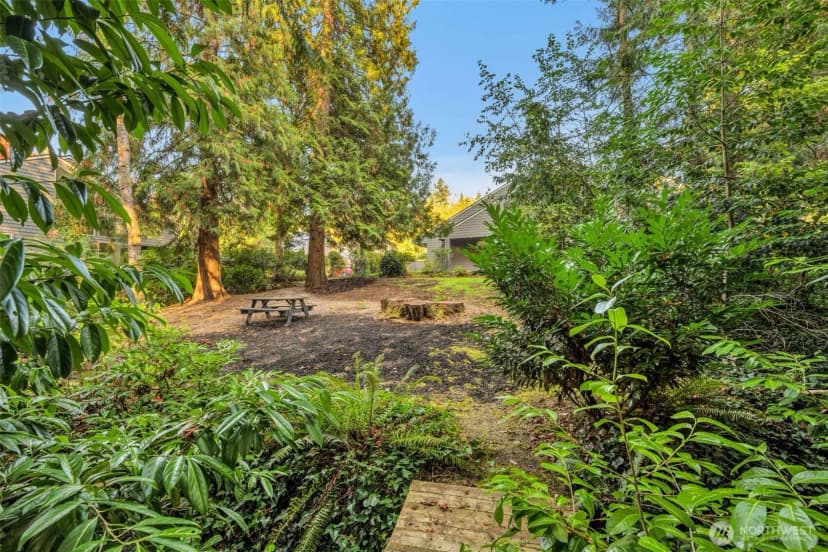 Property photo for 621 Bellevue Way Se, Bellevue photo 15