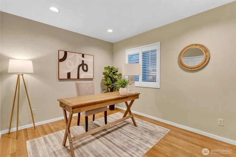 Property photo for 621 Bellevue Way Se, Bellevue photo 32