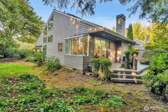 Property photo for 621 Bellevue Way Se, Bellevue