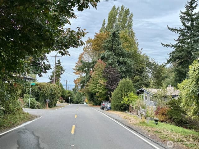 Property photo for 9104 28th Avenue Nw, Seattle photo 4