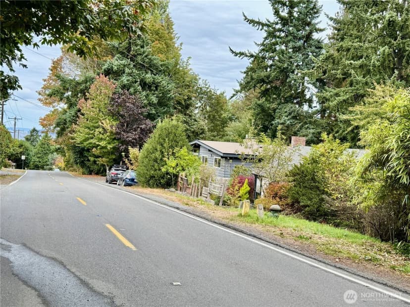Property photo for 9104 28th Avenue Nw, Seattle photo 3