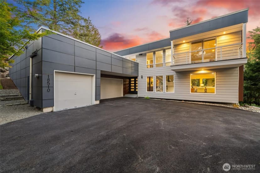 Property photo for 18510 Ne 15th Place, Bellevue