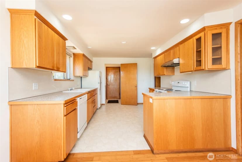 Property photo for 1421 E 2nd St, Port Angeles photo 15