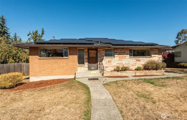 Property photo for 1421 E 2nd St, Port Angeles