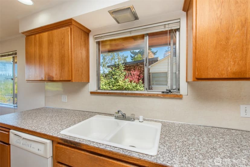 Property photo for 1421 E 2nd St, Port Angeles photo 14